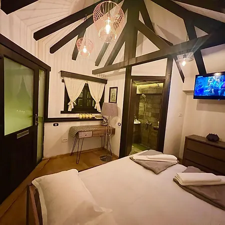 Blaje Guest house *